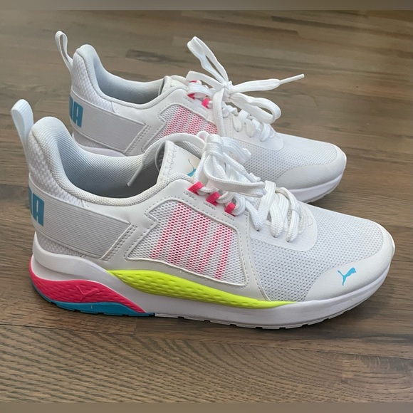 Puma Anzarun Women’s Athletic Shoe - Size 8 - Picture 4 of 5